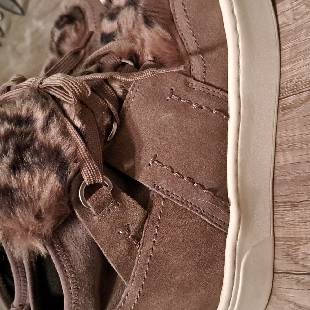 Naked Feet Evolution Suede Platform - Picture 6 of 9